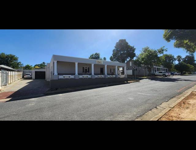 BUSINESS FOR SALE IN BERGZICHT